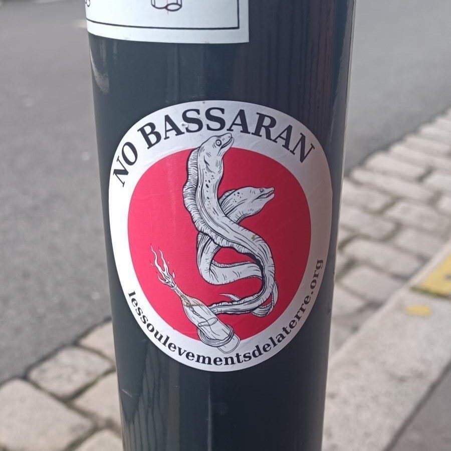 No Bassaran - Les Soulèvements de la Terre - France